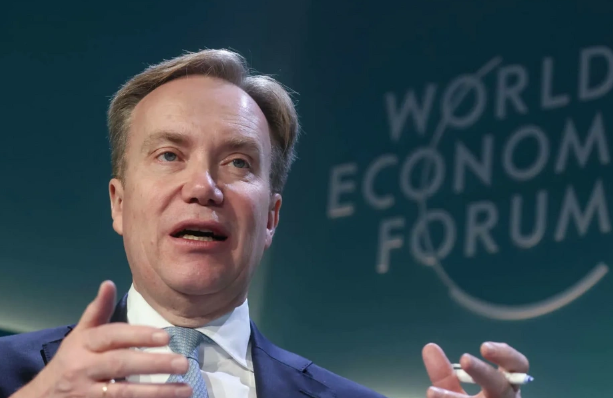 Davos Forumunun prezidenti dünya iqtisadiyyatının əsas problemini açıqladı