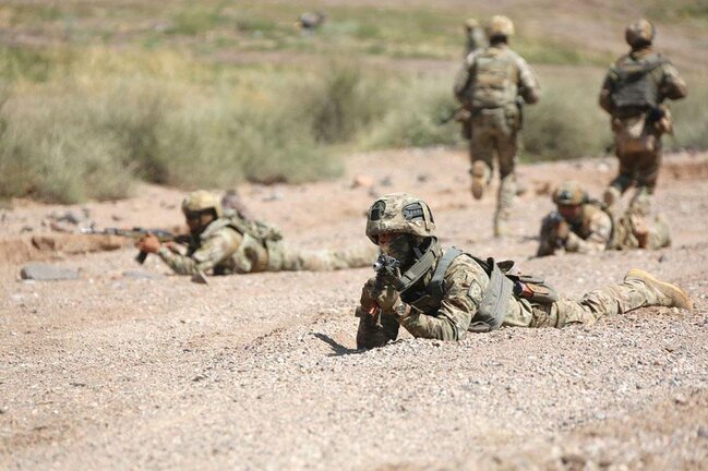 Kərim Vəliyev Azərbaycan və Qazaxıstan hərbçilərinin təlimini izlədi