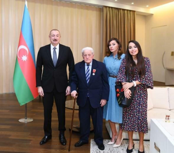 Hamıya "Əmi" olmağı bacaran Xalq artisti - FOTO