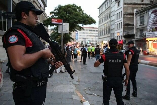 İstanbulda PKK əməliyyatı zamanı 9 terrorçu yaxalanıb