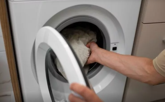 Heç vaxt paltaryuyan maşını bu vasitə ilə təmizləməyin