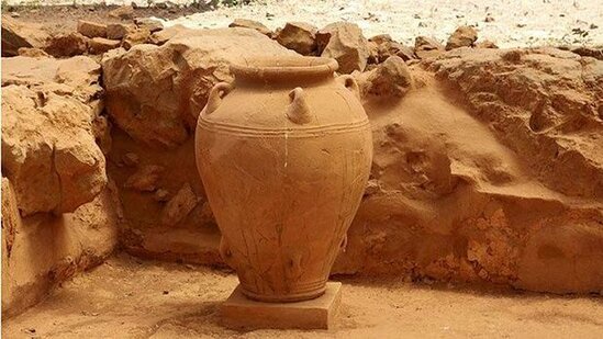 Çində içərisində naməlum maye olan qədim tunc küp aşkar edildi - FOTO