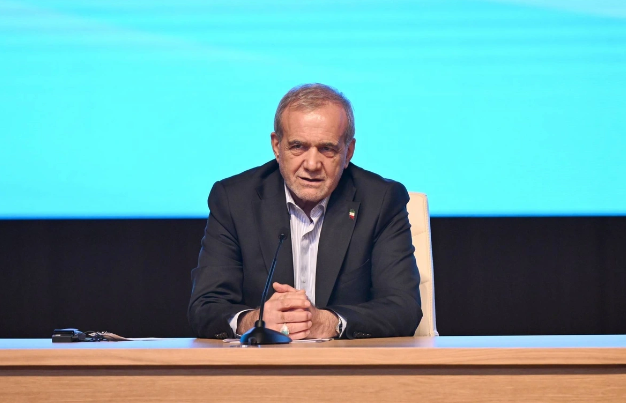 Pezeşkian: "Tramp bir tərəfdən sülhdən danışır, digər tərəfdən hədə-qorxu gəlir"