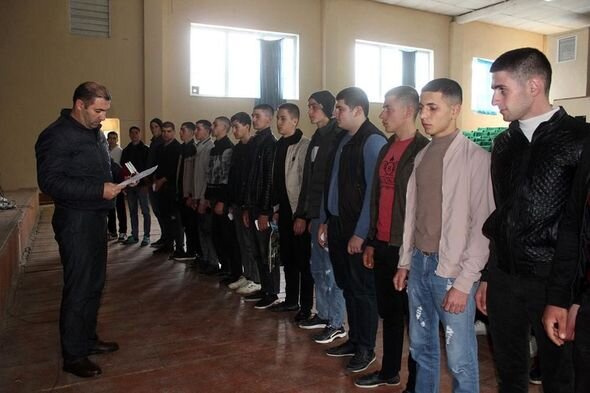 Müdafiə Nazirliyi gənc əsgərlərin ailə üzvləri və yaxınlarına müraciət etdi - FOTO