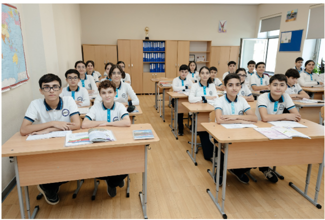 Məktəb həyatı məşhur fotoqrafın obyektivində: Cəlal Kəngərli məktəblilərin bir gününü lentə alıb