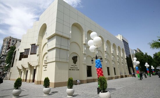 Daha bir teatrın aktyorları koronavirusa yoluxdu