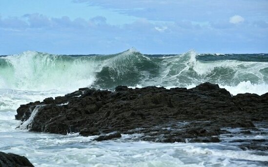 Dalğanın hündürlüyü 5.4 metrə çatıb - Yenilənib