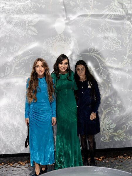 Leyla və Alyona Əliyevalar "Baku Art Weekend"də - Video