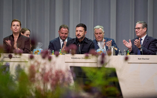 Hər bir liderin stoluna qoyulan - Günəbaxanların sirri...