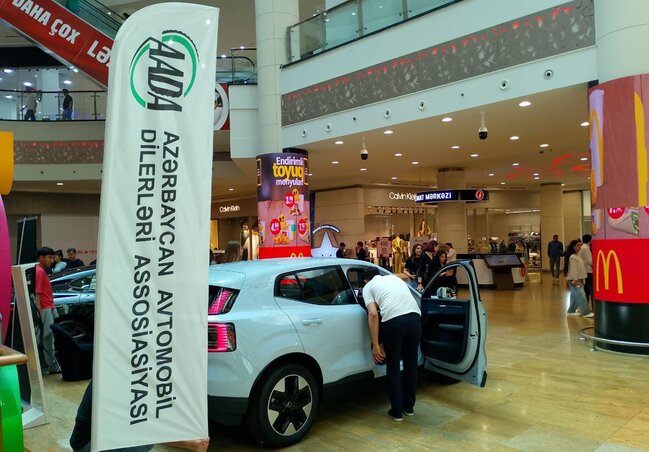 AADA "Yaşıl ölkə" adlı elektrik avtomobillərin sərgisini təşkil etdi