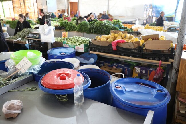 "Vasmoy" bazarında antisanitar vəziyyət - Məsuliyyəti kim daşıyır?+Video