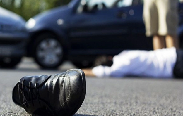 Gədəbəydə qardaşla bacını avtomobil vurdu