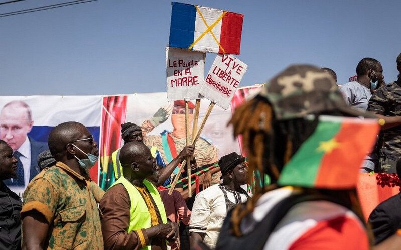 Keçmiş Amerika kəşfiyyatçısı: "Afrikada müstəmləkəsizləşdirmə prosesi Fransa üçün ciddi təhlükə olacaq"