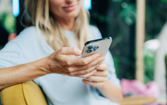 Qəzaya düşən qız "iPhone 14" sayəsində xilas oldu