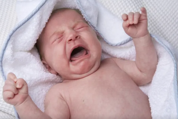 Ana ağlayan körpəsini öldürdü