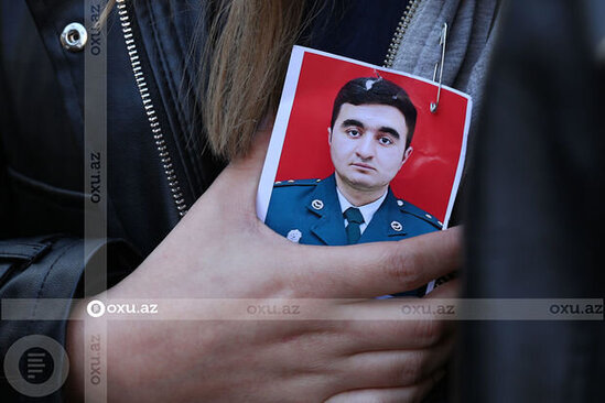 Helikopter qəzasında şəhid olan leytenantın acı həyatı: Atası atıb gedib, anası min bir əziyyətlə böyüdüb