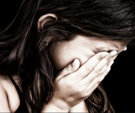 Astarada RÜSVAYÇILIQ: Ata 14 yaşlı qızını zorladı, qız hamilə qaldı