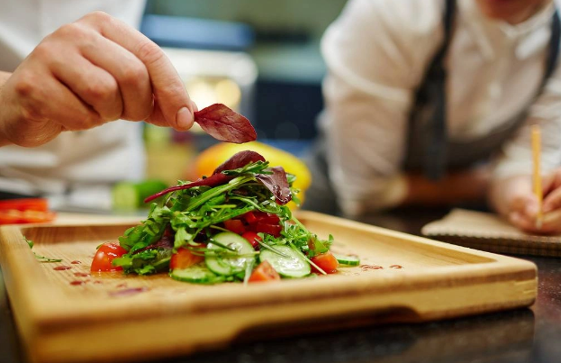 Diyetoloq: "Azkalorili qidalar kökəlməyə səbəb ola bilər"