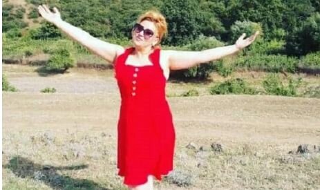 Azərbaycanlı aşıq qısa ətəkdə - FOTO