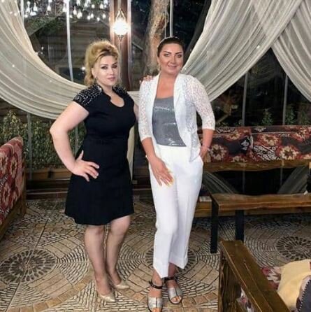 Azərbaycanlı aşıq qısa ətəkdə - FOTO