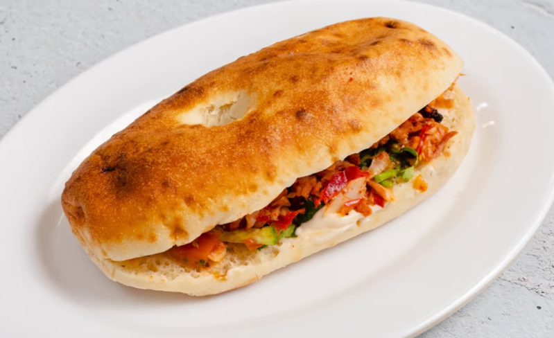 Bakıda dönərdən zəhərlənən 20 uşaq ambulator müalicə üçün evə buraxılıb