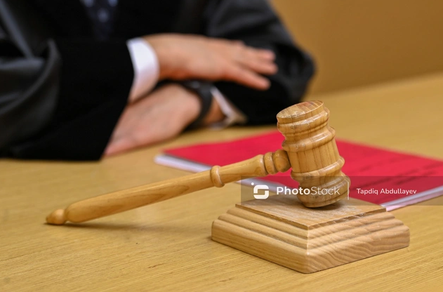 Dostu ilə birləşib əmisini qətlə yetirən şəxslə bağlı qərar verildi