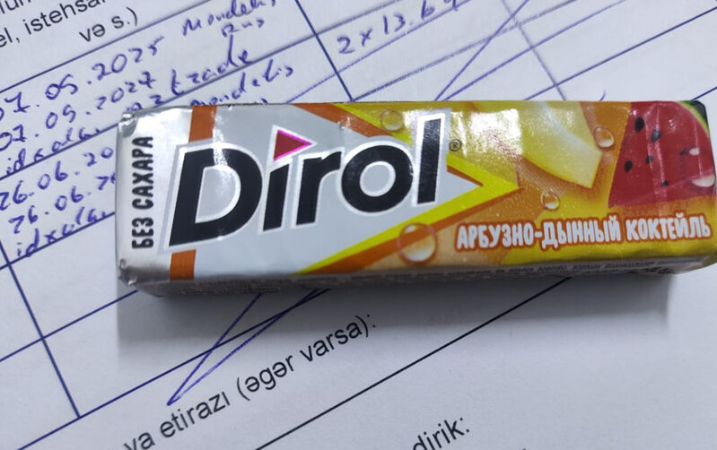 Şagirdlərin saqqızdan zəhərlənməsi iddiaları ilə bağlı - Açıqlama - Fotolar