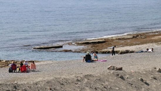 Dənizin səviyyəsinin enməsi nəticəsində qayalıqlar üzə çıxdı - FOTO