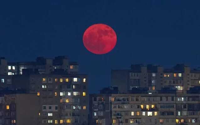 Tanınmış fotoqraf Bakıdan görünən dolunayı paylaşdı