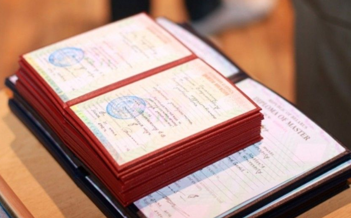 Staj tələb olunan məzunların iş tapa bilməməsində universitetlərin rolu nə qədərdir?