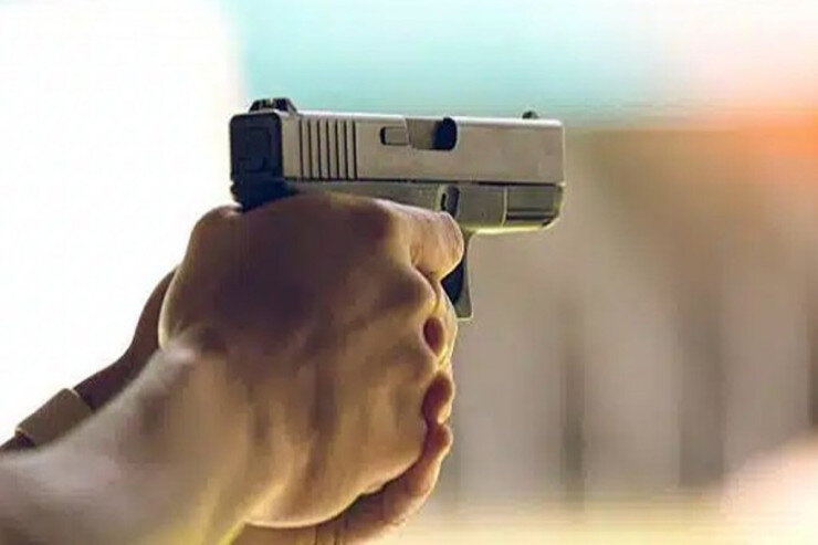 Qaçırdığı qızın ailəsinin evinə basqın edib dəhşət saçdı - VİDEO