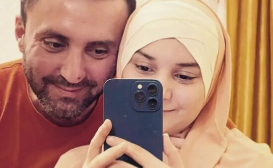 Qızı hüquq fakültəsinə daxil oldu