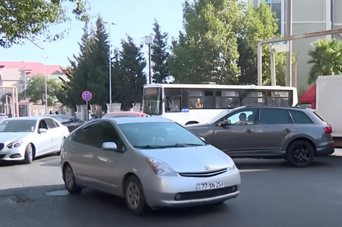 Sürücüləri çaşdıran yoldan ŞİKAYƏT VAR: Cərimə olunurlar