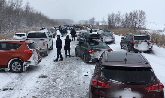 В Канаде произошло ДТП с участием более 70 автомобилей - ВИДЕО
