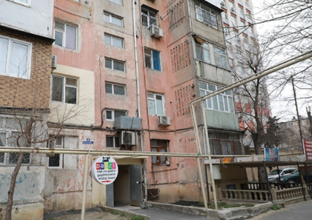 Ana və övladlarını öldürən şəxs məktəb direktoru olub