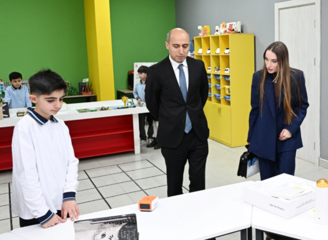 Leyla Əliyeva və Alyona Əliyeva Gəncədə STEAM mərkəzində və 37 nömrəli tam orta məktəbdə olublar