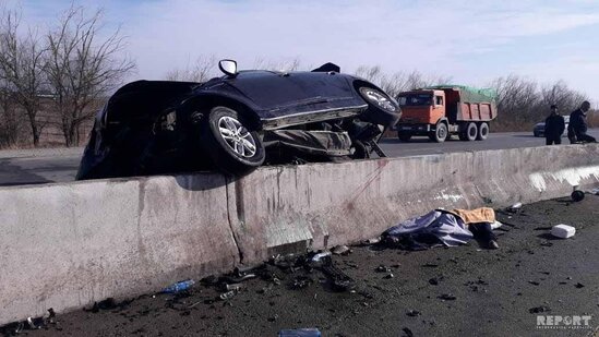 Kürdəmirdə dəhşətli qəza - Sürücü öldü, sərnişinin vəziyyəti ağırdır - FOTO