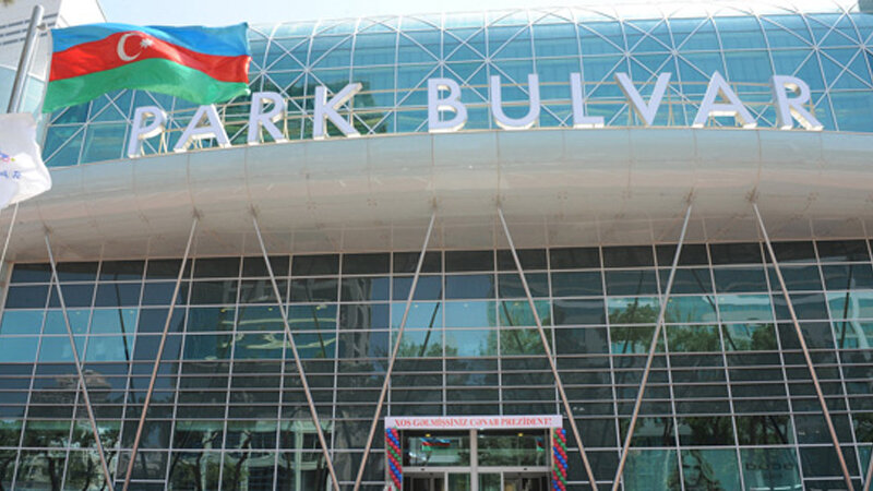 Pakistan vətəndaşı "Park Bulvar"da oğurluq etdi - Həbs olundu