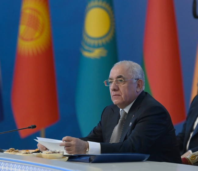 Əli Əsədov Düşənbədə MDB Hökumət Başçıları Şurasının iclasında iştirak edib