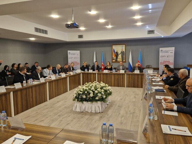 Bakıdakı "Həştərxan İş Mərkəzi"ndə "Rusiya-Azərbaycan Tarla Günü 2022" sərgisi baş tutdu- FOTOLAR