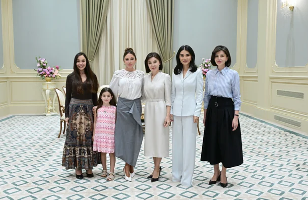Daşkənddə Azərbaycanın və Özbəkistanın birinci xanımlarının çay masası əsnasında təkbətək görüşü olub - FOTO