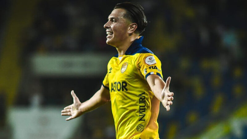 Millimizin hücumçusu Macarıstan klubuna keçə bilər