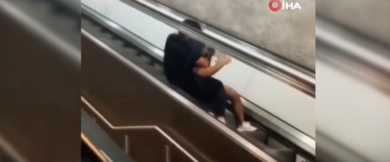 Eskalatorda belə dalaşdılar - VİDEO