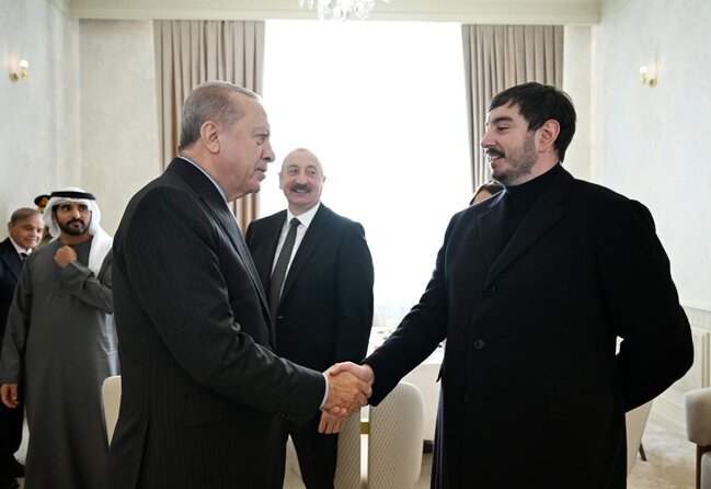 Prezidentlə ailəsinin paraddan YENİ FOTOLARI