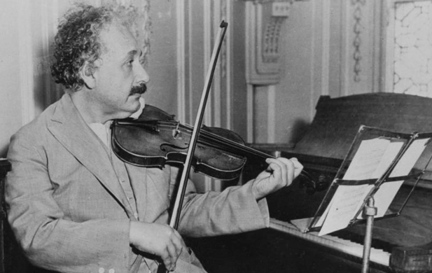 Eynşteynin skripkası hərraca çıxarıldı