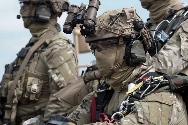 Ukrayna xüsusi təyinatlıları "Qrad" raketdaşıyan gəmisinə hücum edib