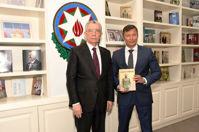 Eldar Əzizov Dubay haqqında