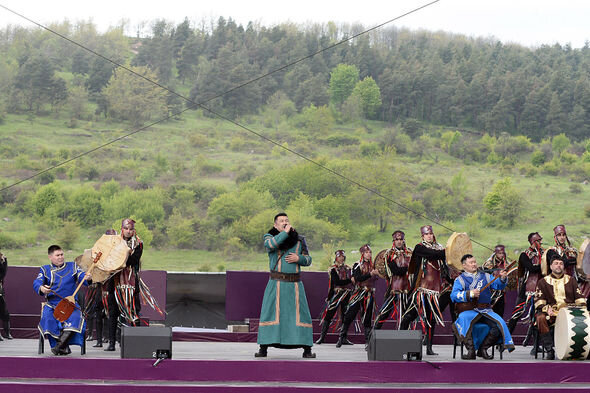 Cıdır düzündə "Xarıbülbül" festivalının açılış konserti olub - FOTO