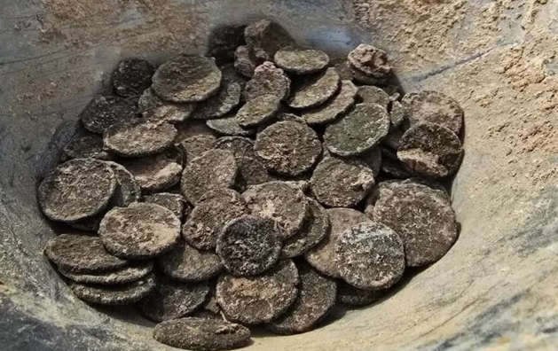 Xorvatiyada Roma dəfinəsi tapıldı: Əsgər maaşı olduğu ehtimal edilir