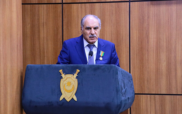 Xanlar Vəliyev təqaüdə göndərildi